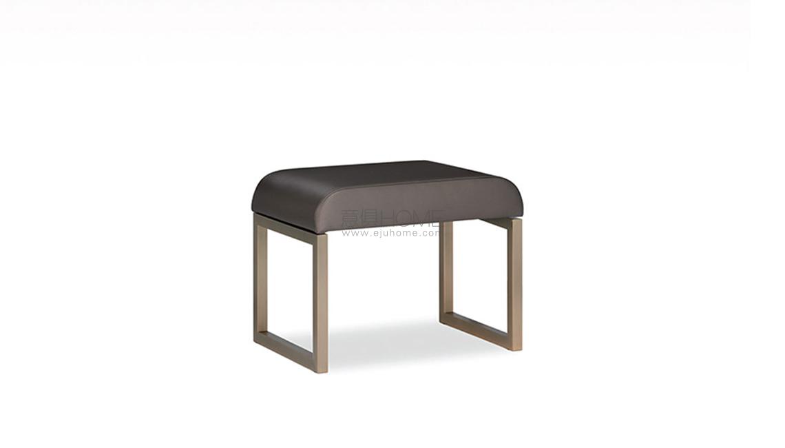 GLAM LOW STOOL 凳子