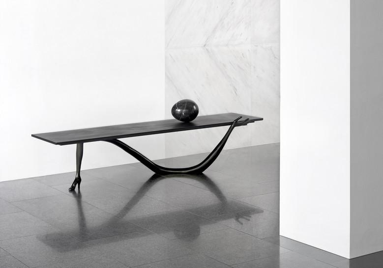 MESA BAJA-ESCULTURA LEDA - EDICIÓN LIMITADA BLACK LABEL边几